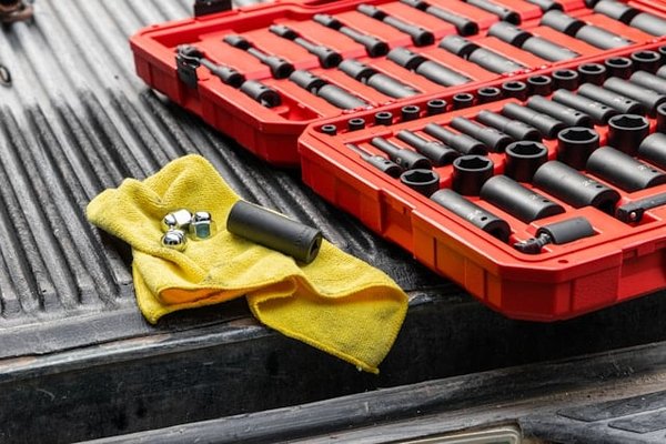 10 Outils de Bricolage Indispensables pour Tout Projet à la Maison
